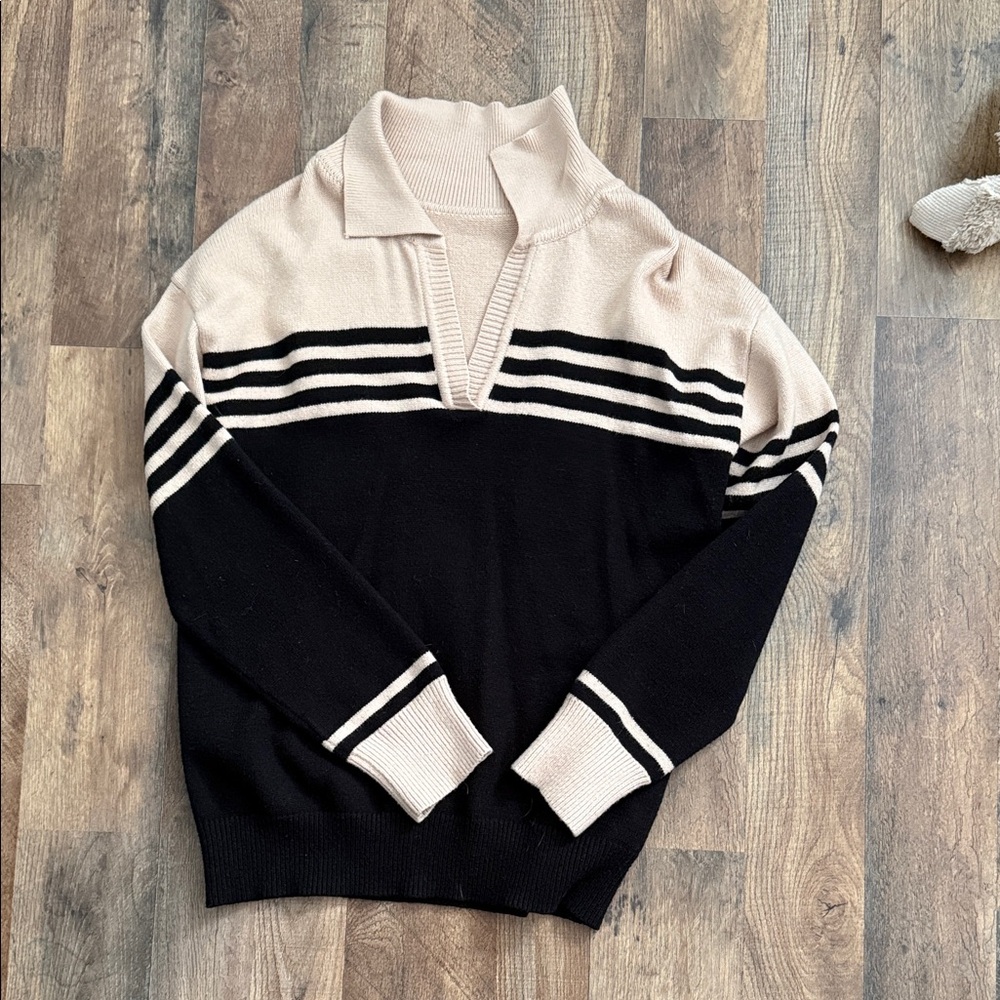 Amazon Women's V-Neck Sweater in Black and Cream
